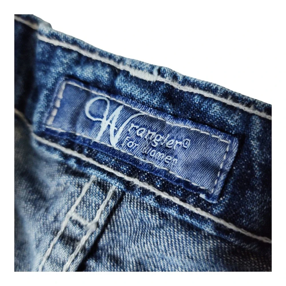 Wrangler For Women High Waisted Denim Shorts Blue Medium Wash Vintage Size 8 Avg
